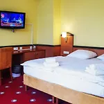 Plaza Hotel & Living Frankfurt