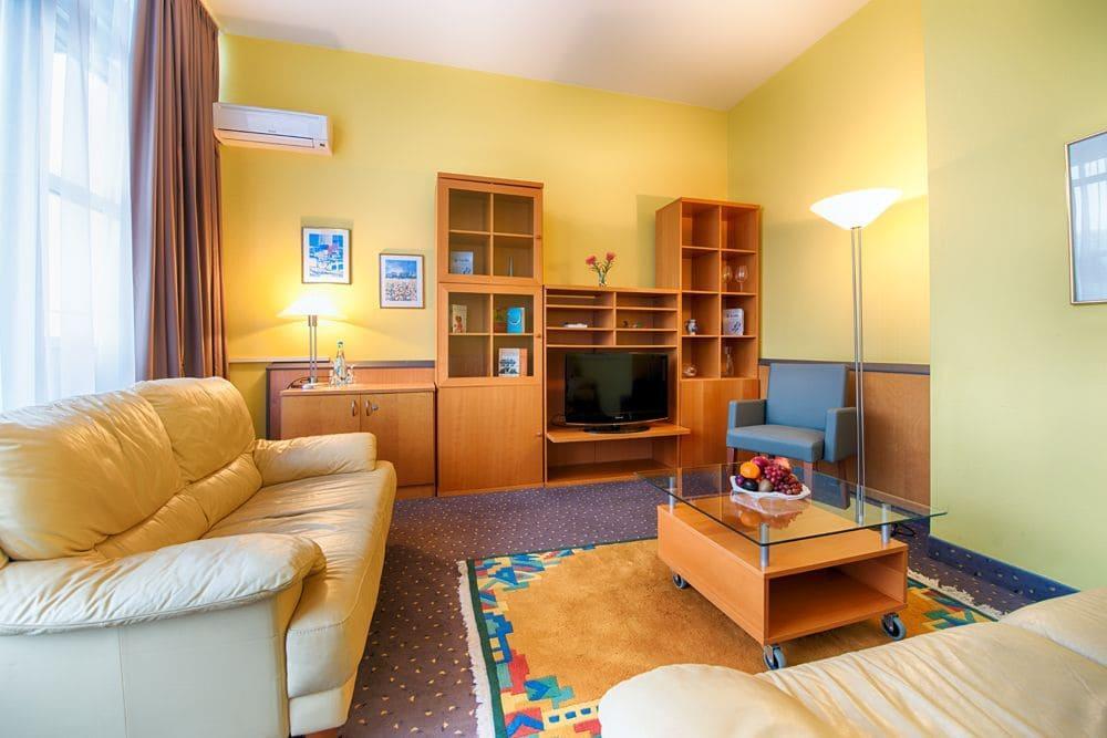 Plaza & Living Frankfurt 3*