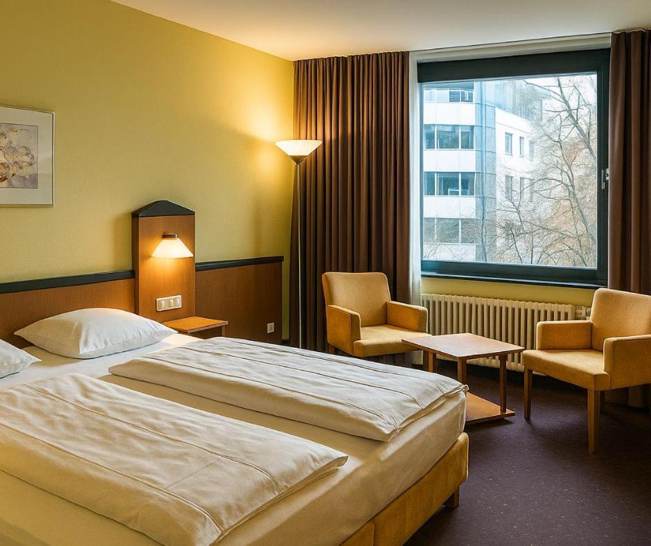 Hotel Plaza Hotel&living Frankfurt 3*