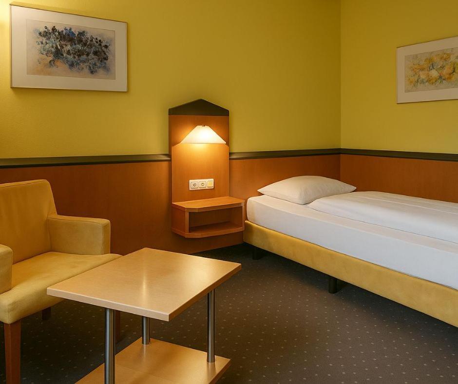 Plaza Hotel&living Frankfurt 3*