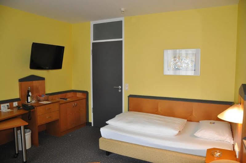 Hotel Plaza Hotel&living Frankfurt